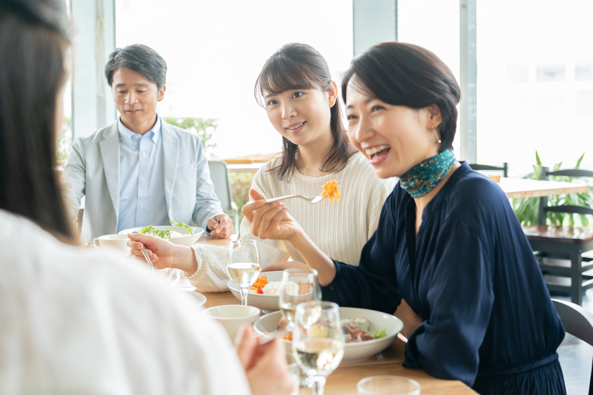 懇親会とは 会社の親睦会との違いやメリット 段取り 挨拶文の記入例 ハンターガイダー Hunter Guider